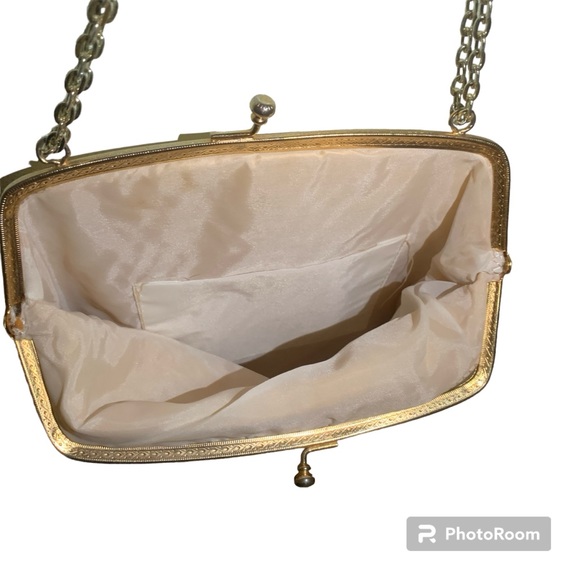 Vintage Cream And Gold Tone Mini Clutch Party Event Kiss Lock Chain Purse - Picture 7 of 8